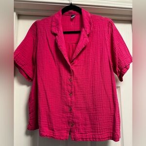 Old Navy Fuchsia Pink Crinkle Gauze Button-Down Shirt